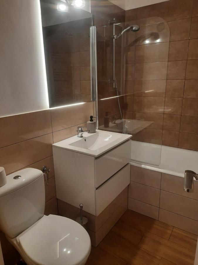 Lyra Apartment Sfântu-Gheorghe Екстериор снимка