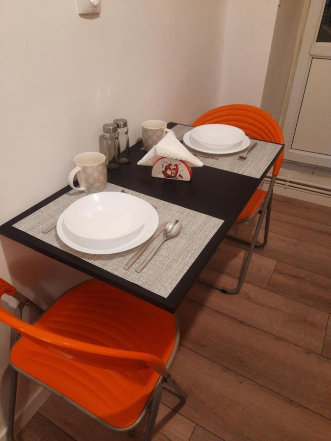 Lyra Apartment Sfântu-Gheorghe Екстериор снимка