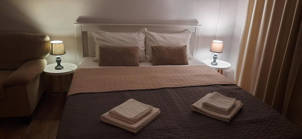 Lyra Apartment Sfântu-Gheorghe Екстериор снимка